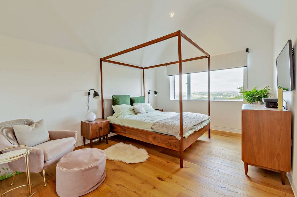 Additional image 16 of 4 bed detached house for saleHill Road, Lewes, East Sussex BN7