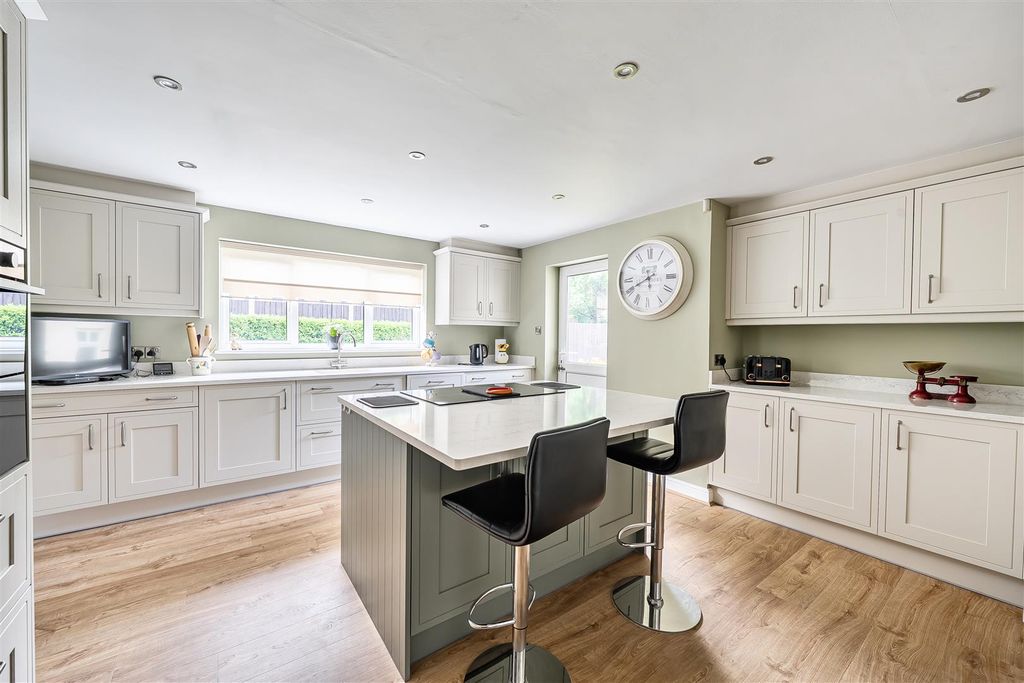 Property photo 2 of 53 Kitchen/Breakfast Room