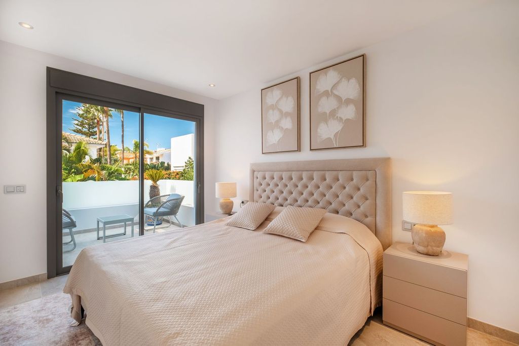 Property photo 3 of 34