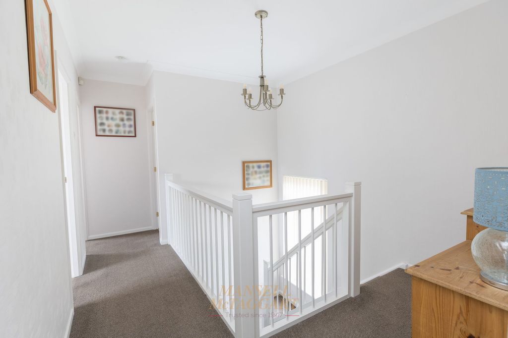 Additional image 13 of 4 bed detached house for saleOld Horsham Road, Crawley RH11