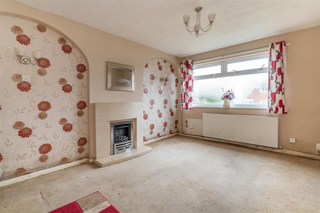 Property photo 2 of 22 Lounge