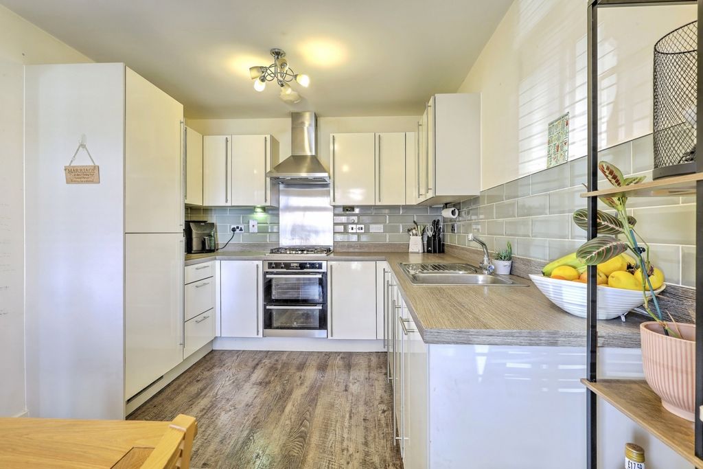 Property photo 2 of 19 Pbox-Img.Jpg