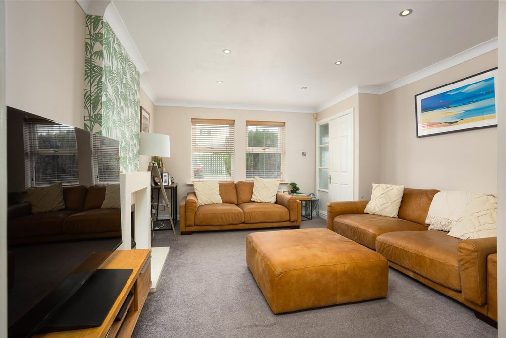 Property photo 3 of 19 00004.Jpg