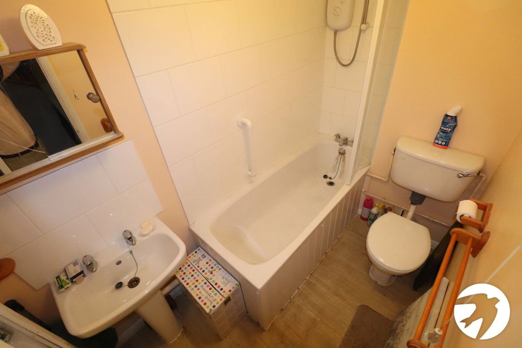 Property photo 3 of 8 Picture No. 17