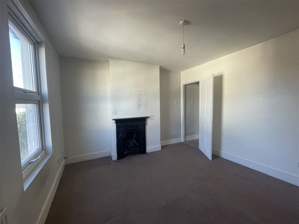 Property photo 2 of 7 Bedroom 1