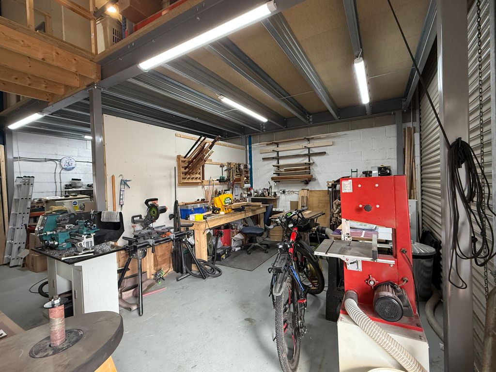 Property photo 3 of 4