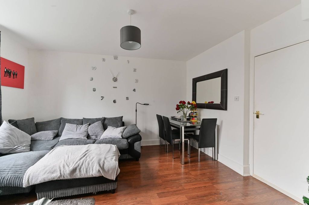 Property photo 1 of 6