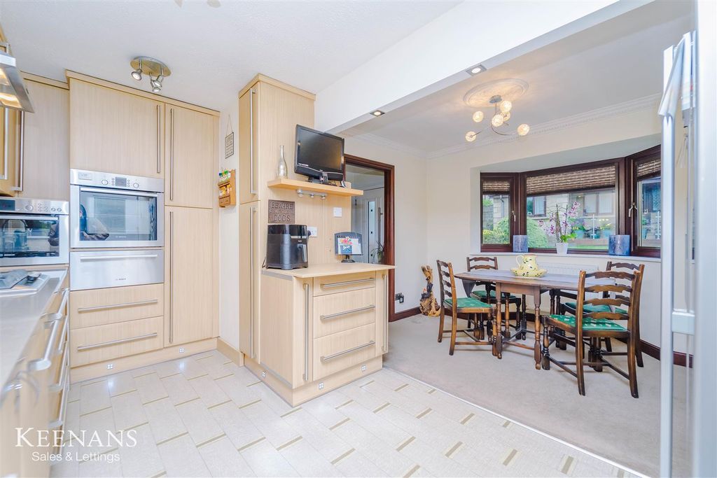 Property photo 3 of 49 4.Jpg