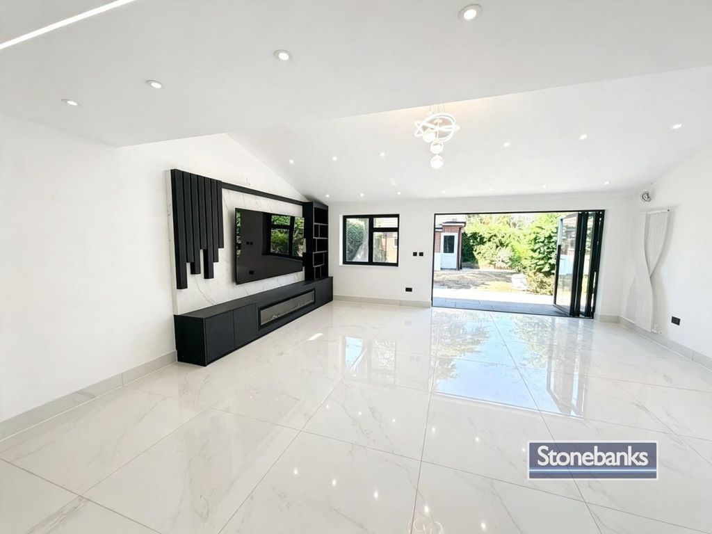 Property photo 1 of 18 7114Ea68-4Ede-4342-B318-5E2B4Eef56B9.Jpg