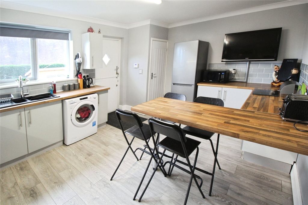 Property photo 3 of 11 Kitchen/Diner
