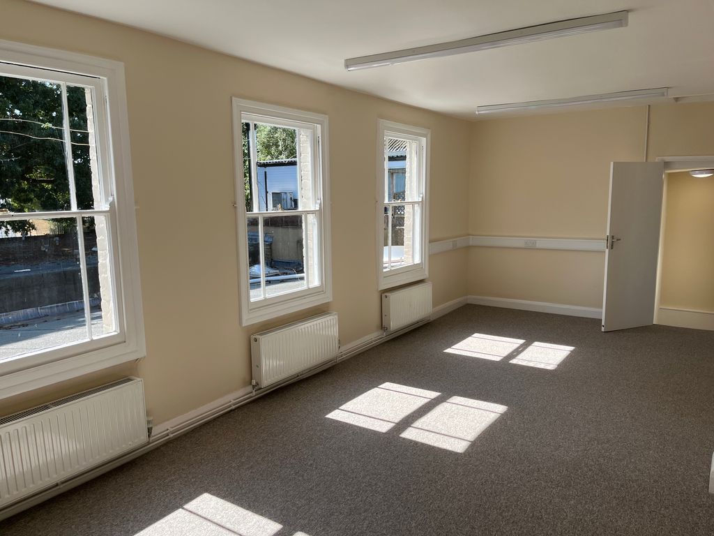 Property photo 2 of 5