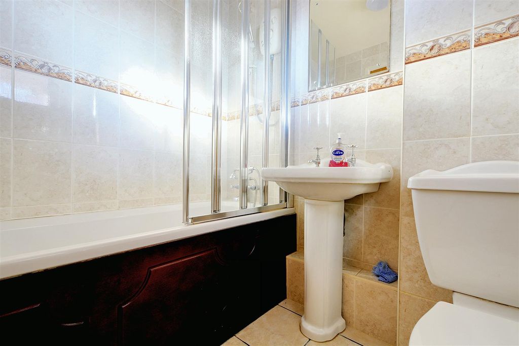 Property photo 3 of 6 3. Bathroom 1.Jpg
