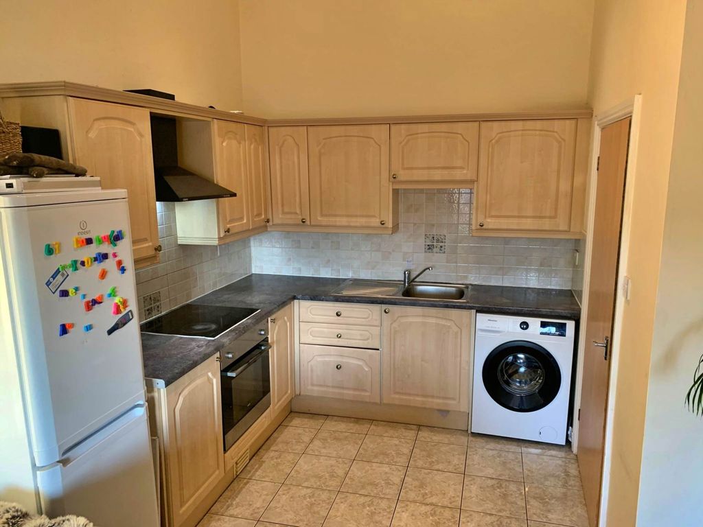 Property photo 3 of 11