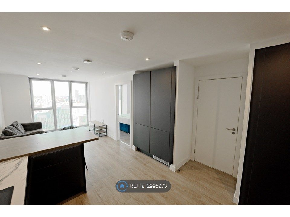 Property photo 2 of 31