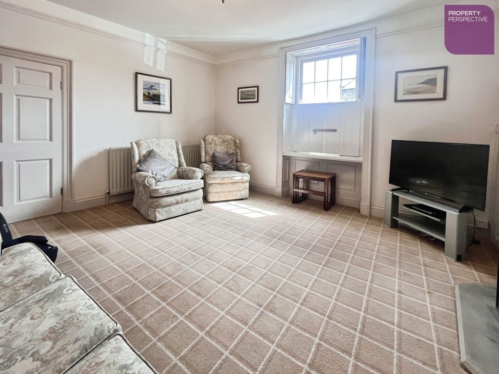 Property photo 3 of 13 Pbox-Living_Room-337308.Jpg