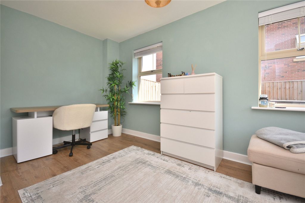 Property photo 3 of 12 Picture No. 13