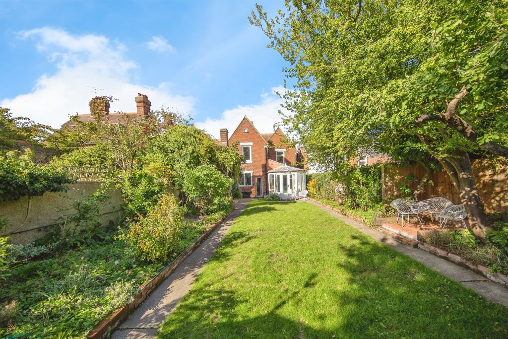 Property photo 2 of 22