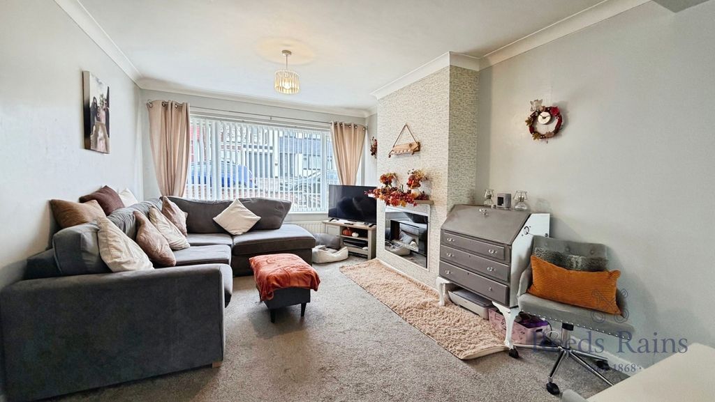 Property photo 2 of 13 Pbox-Img.Jpg