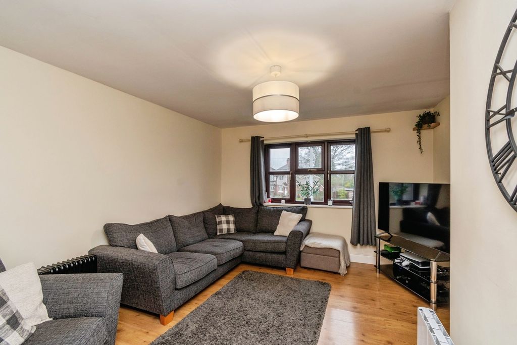 Property photo 2 of 15 Lounge