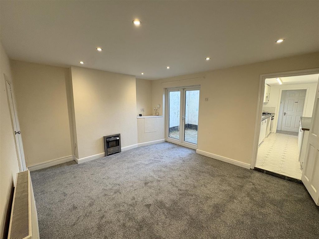 Property photo 3 of 15 Dining Room