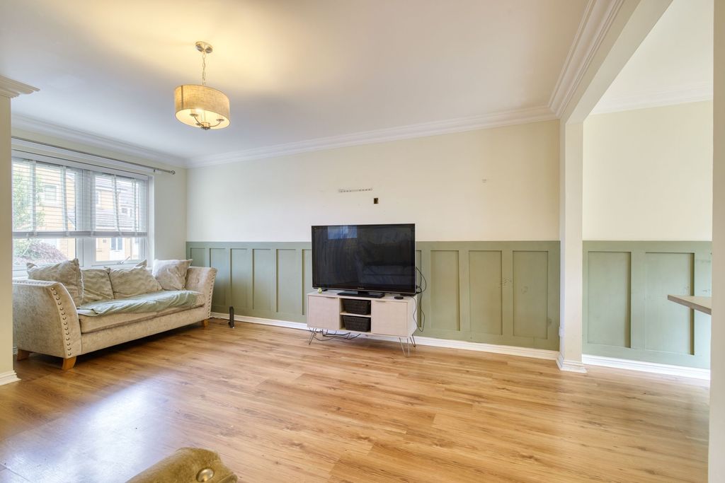 Property photo 3 of 46 Lounge