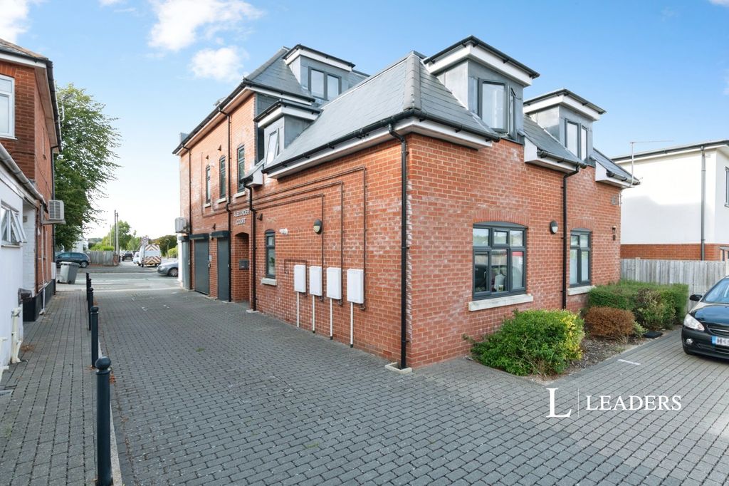 Property photo 1 of 15 Pbox-Img.Jpg