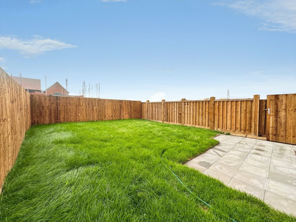 Property photo 2 of 16 5480442
