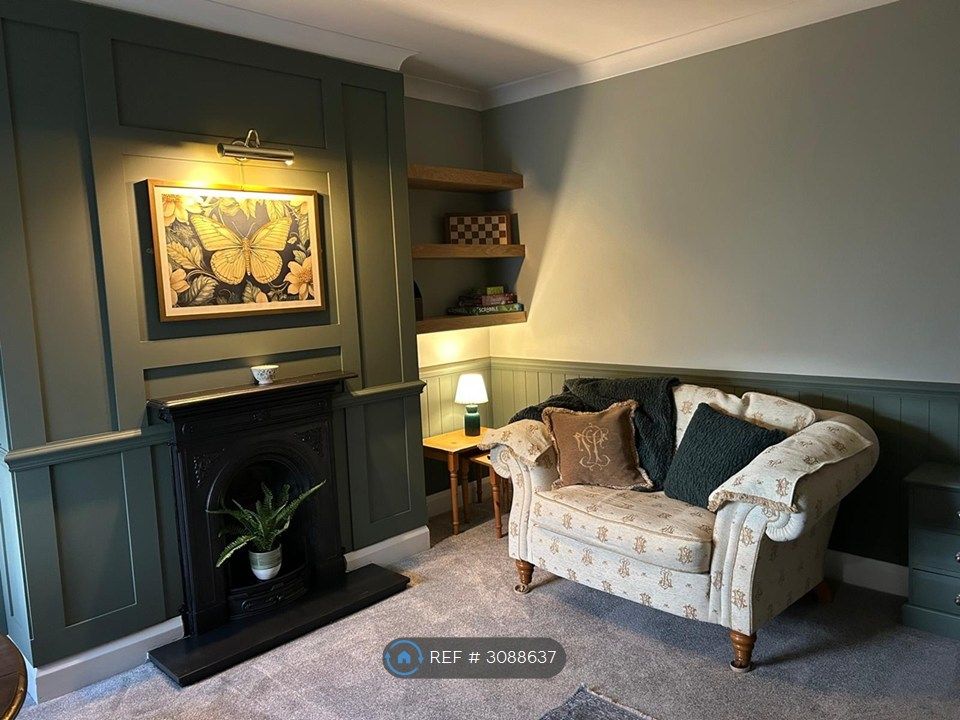Property photo 1 of 13 Cosy Living Room