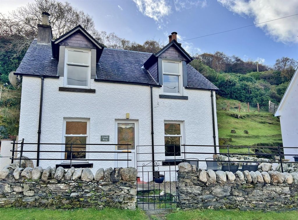 Property photo 1 of 60 Caladh Beag