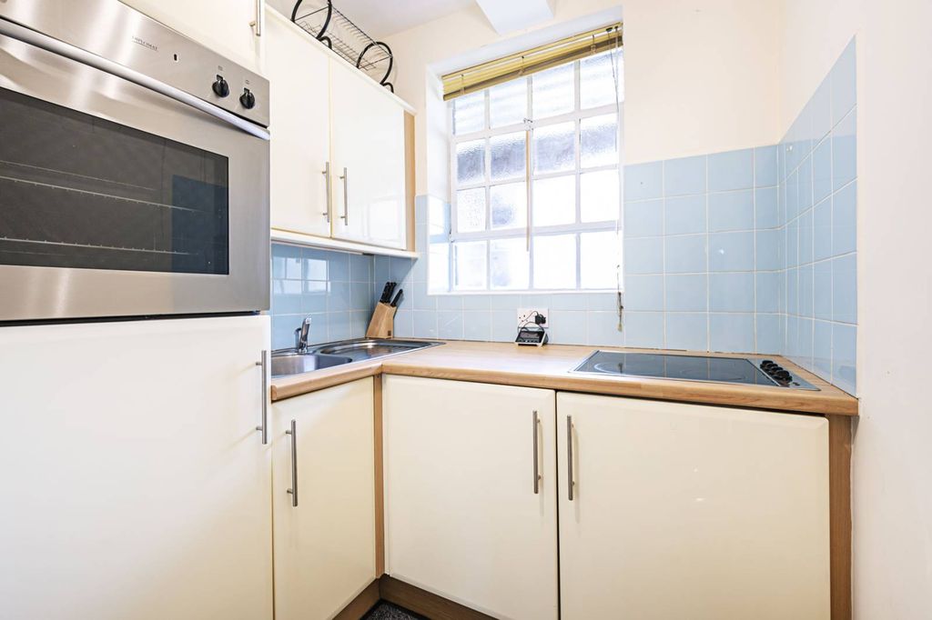Property photo 1 of 5