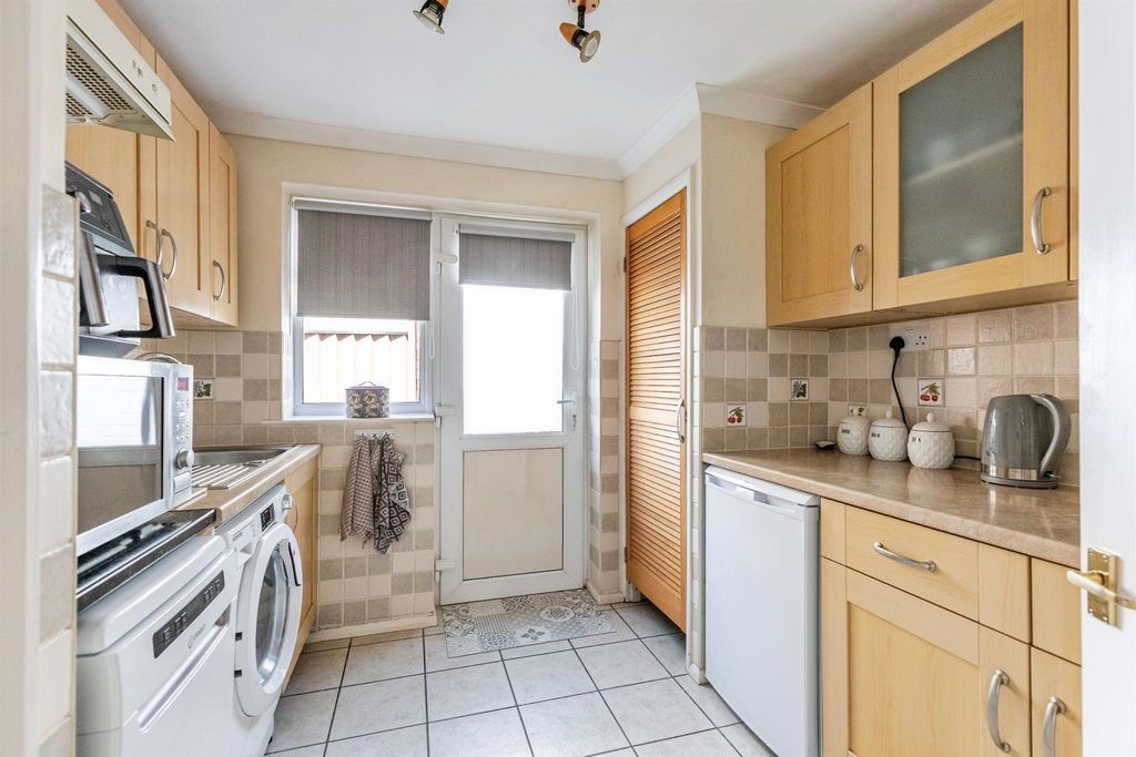Property photo 3 of 18