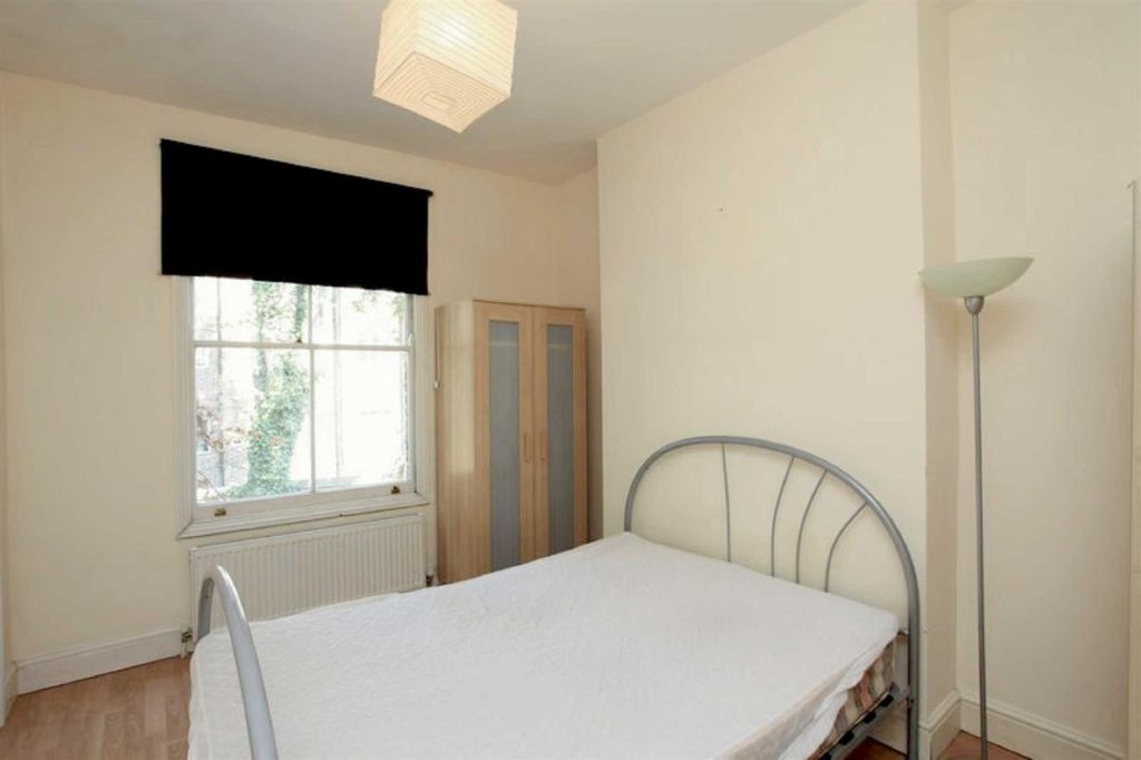 Property photo 3 of 6 Bedroom
