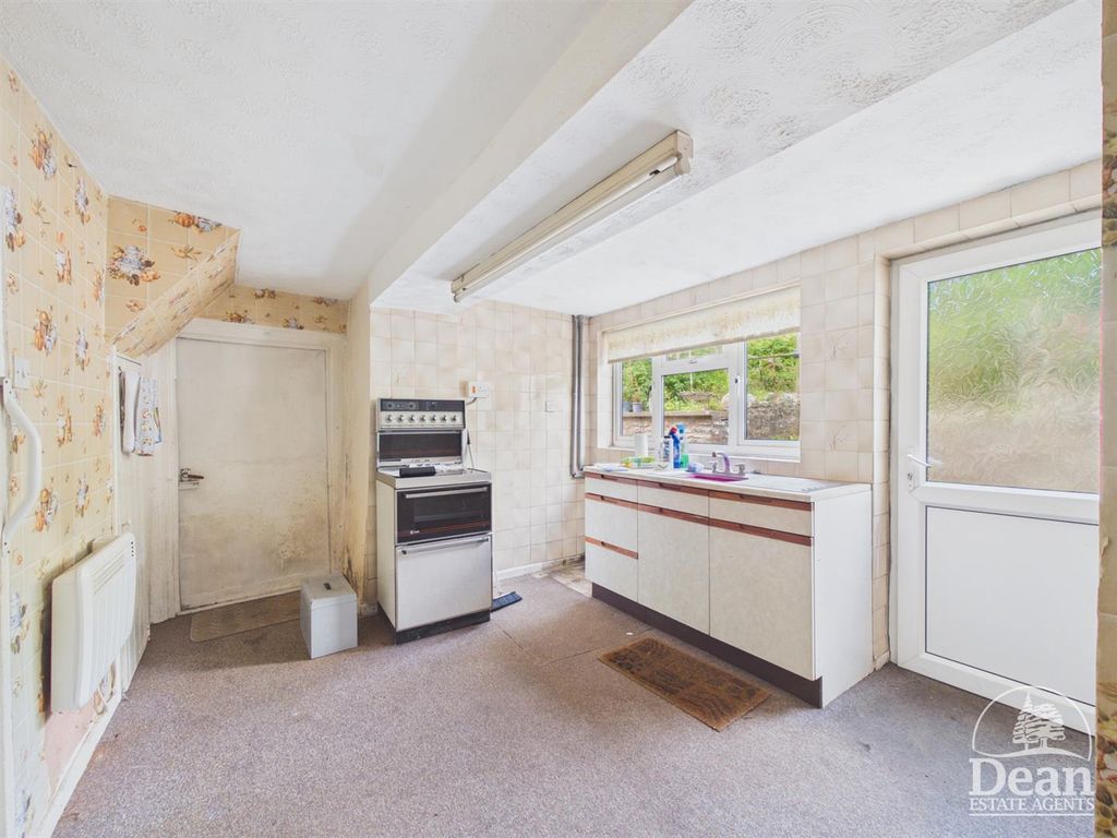 Property photo 3 of 21