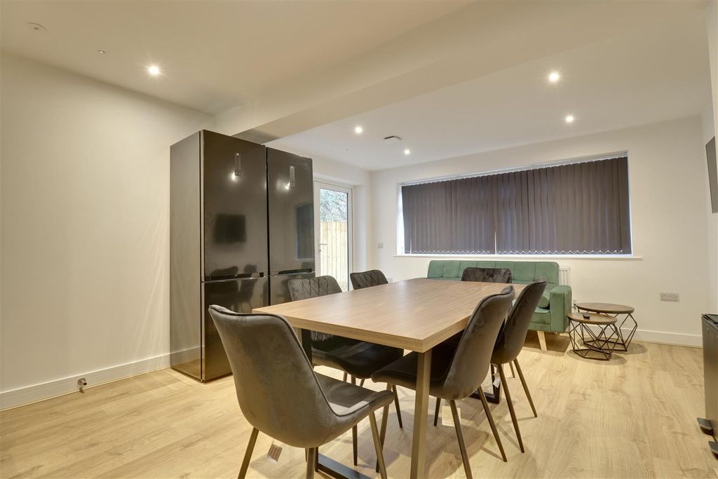 Property photo 2 of 9 07F5F3E1-8E3E-446C-A832-490Ab952B806_1_201_A.Jpeg