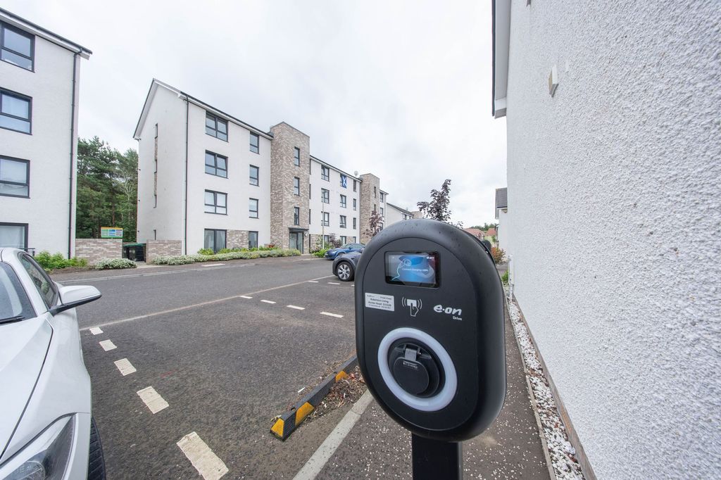 Additional image 18 of 2 bed flat for saleKaims Crescent, Livingston EH54