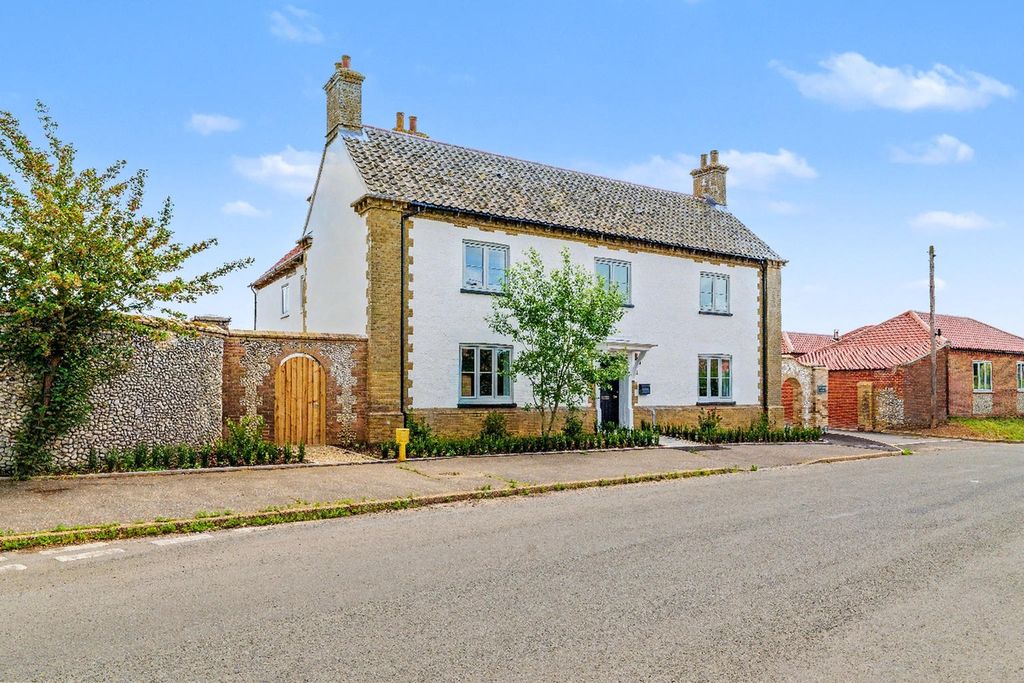 Property photo 1 of 37 3987770