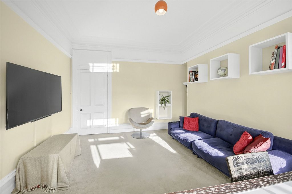 Property photo 3 of 9 2