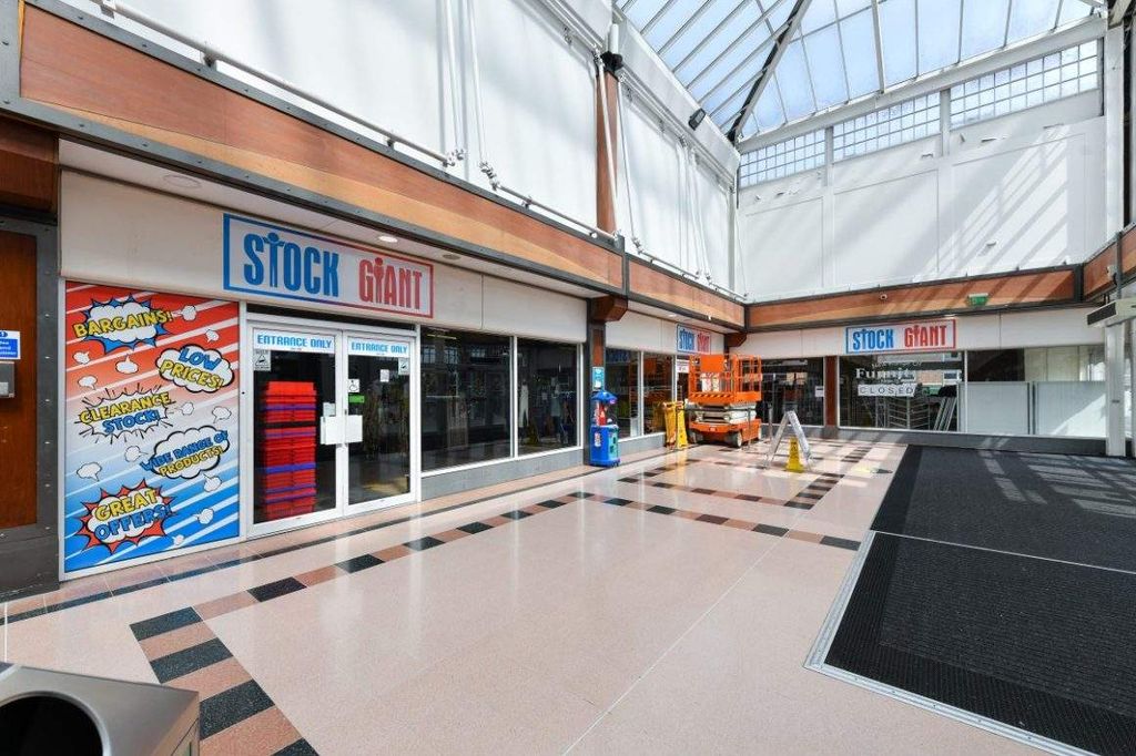 Property photo 1 of 9