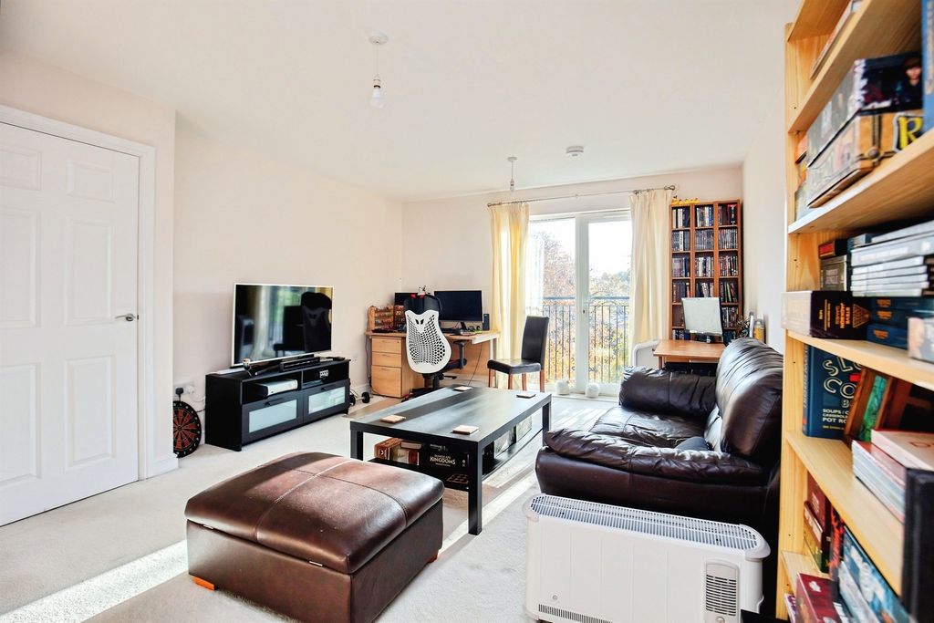 Property photo 2 of 17