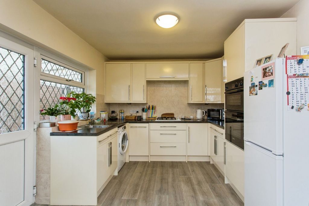 Property photo 3 of 15 Pbox-Img.Jpg