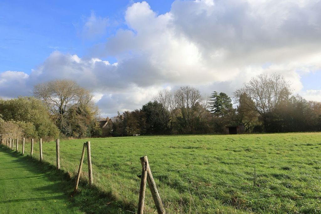 Property photo 3 of 33 Img_7404_1763218363821.Jpeg