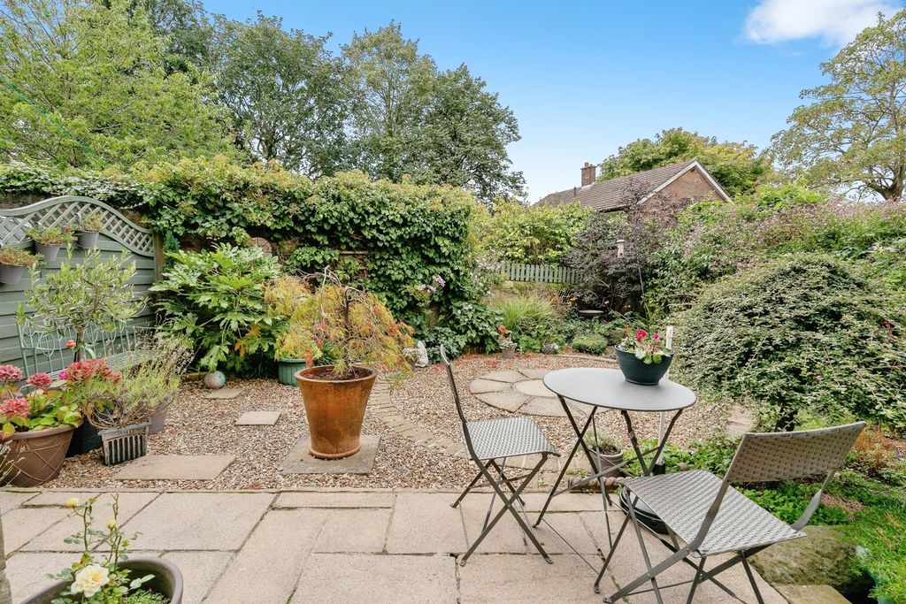 Property photo 2 of 17 Photo