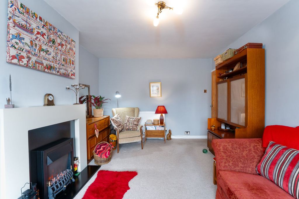 Property photo 3 of 14