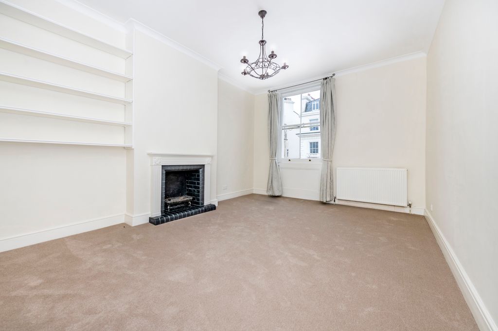 Property photo 1 of 10 Front