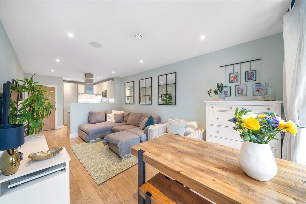 Property photo 2 of 11 Picture No. 29