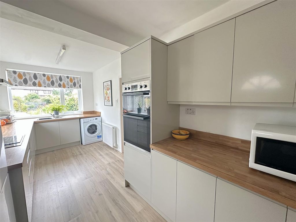 Property photo 2 of 30 Kitchen
