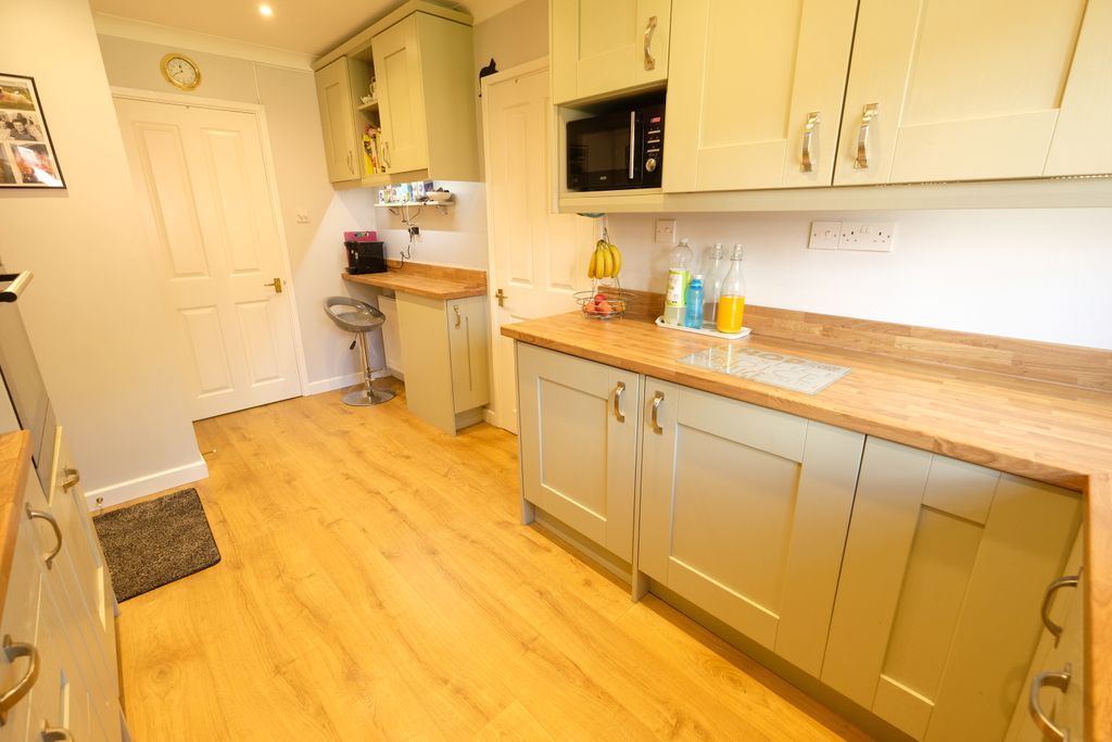 Property photo 3 of 15 Kitchen 