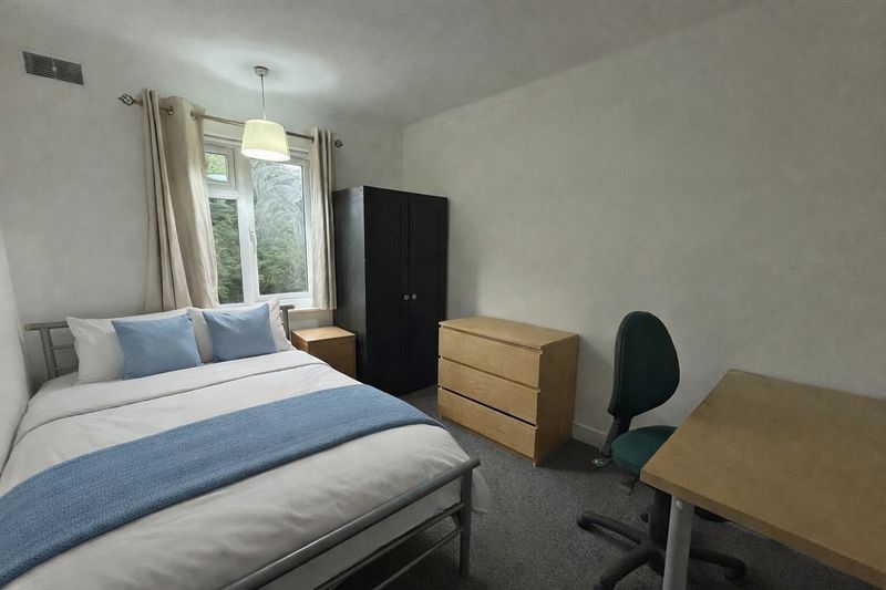 Property photo 3 of 9 Photo 12