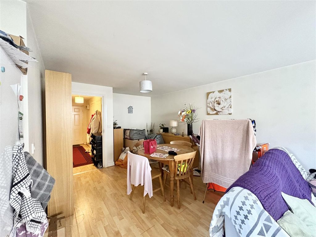 Property photo 3 of 9 Image00008.Jpeg