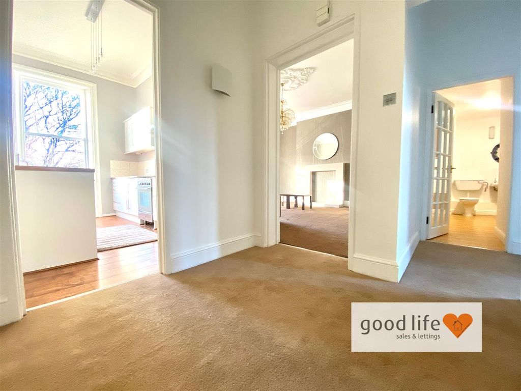 Property photo 3 of 19 20251202_135429830_Ios11Bwoodside.Jpg